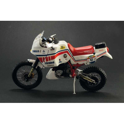 Model Kit motorka 4642 - Yamaha Tenere 660 cc Paris Dakar 1986 (1:9)