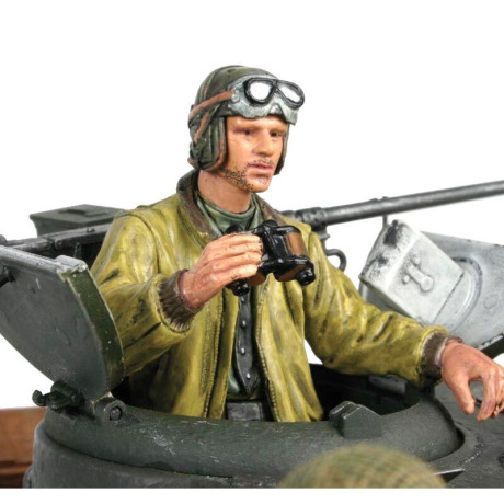 1/16 figurka stojícího velitele tanku US z 2 sv. války, ručně malovan
