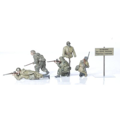 Model Kit figurky 3597 - Soviet Sniper Team (1:35)
