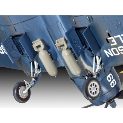 Plastic ModelKit letadlo 03955 - F4U-4 Corsair (1:72)