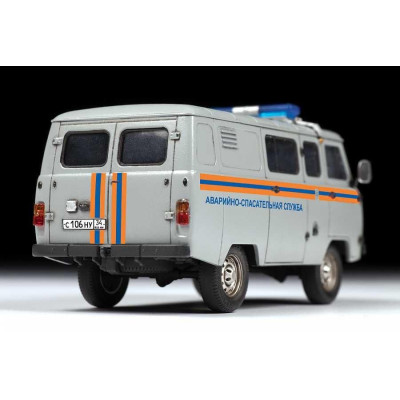 Model Kit auto 43002 – Emergency Service UAZ "3909" (1:43)